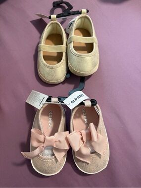 Old Navy Girls' Light Pink Bow Mary Jane Shoes size 6-12 months